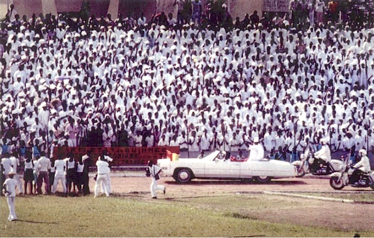 Ahmed Sekou Toure president de la Guine. Manifestation au stade du 28 septembre