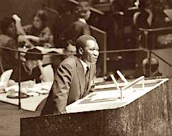 President Sekou Toure a la tribune de l'ONU en 1962