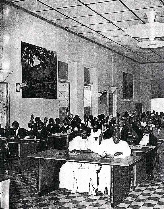 Assemblee Territoriale/Constituante. 2 octobre 1958. Proclamation de l'independance politique