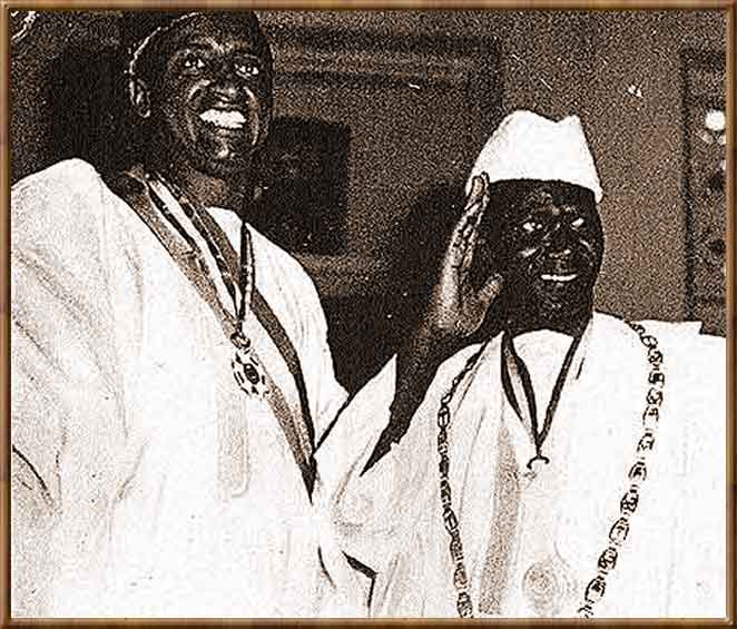 Sekou Toure et Saifoulaye Diallo recevant une decoration